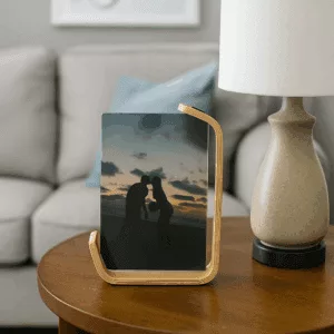 מסגרת עומדת מודרנית עם תמונה