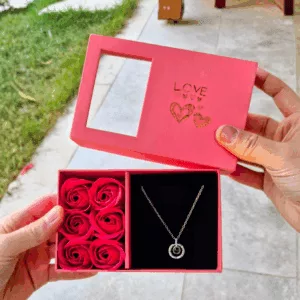 אריזת תכשיט ורודה לשרשרת